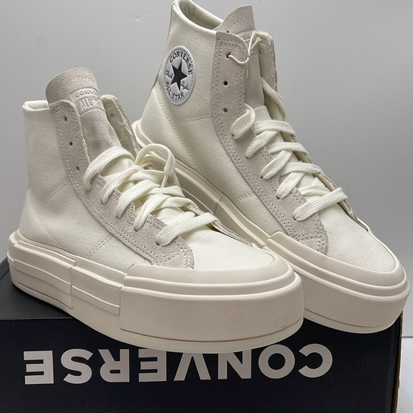 Converse WMNS CTAS CRUISE HI
EGRET/EGRET/EGRET A04688C Platforms Sneakers - Picture 7 of 16